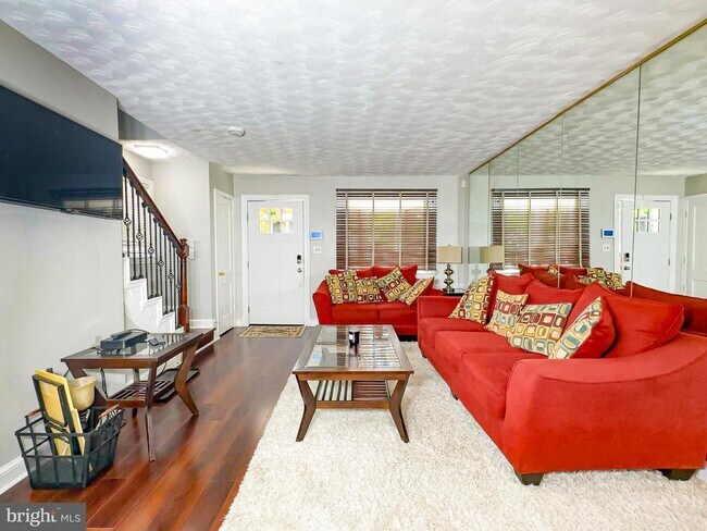 Building Photo - 532 Foxhall Pl SE