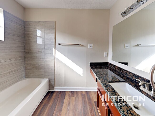Building Photo - 7415 Cortes Dr