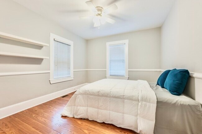 Building Photo - 10 Berkshire Pl