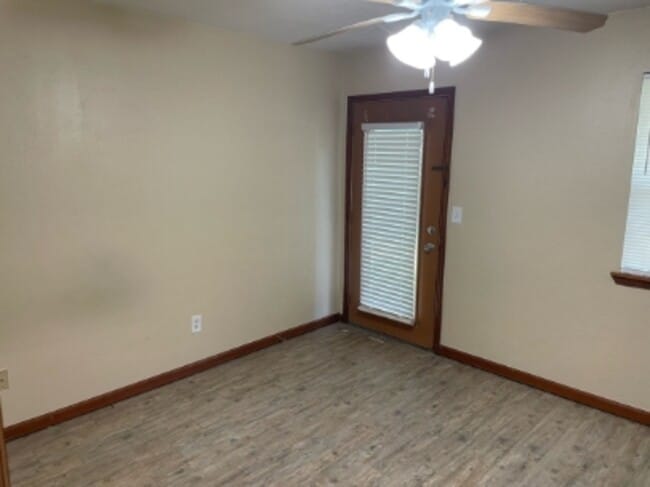 Building Photo - 1235 Continental Ct