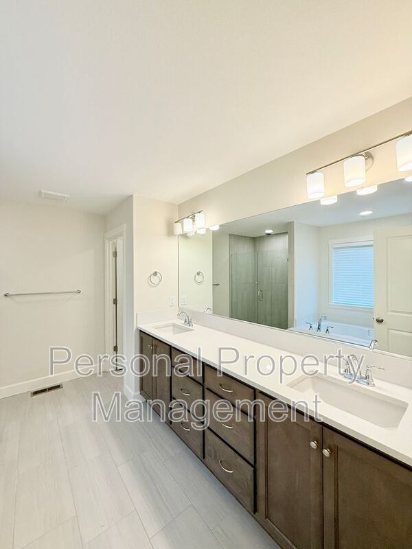 Building Photo - 8105 NE 167th Ave