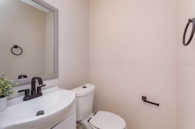 Building Photo - 836 Garden Glen Loop