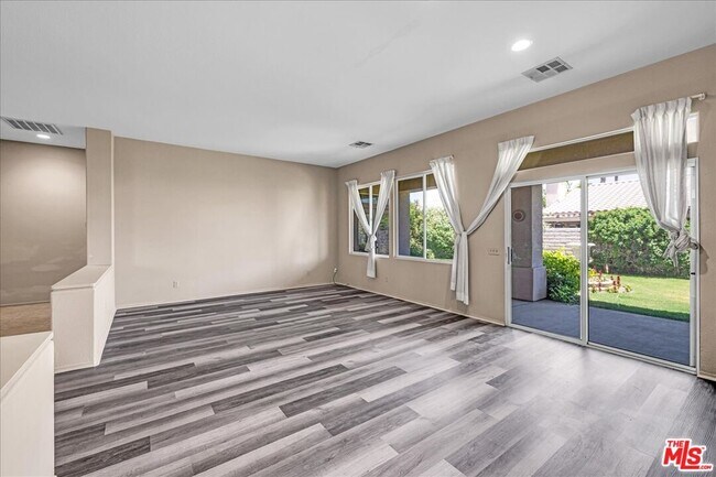 Building Photo - 40808 Eastwood Ln