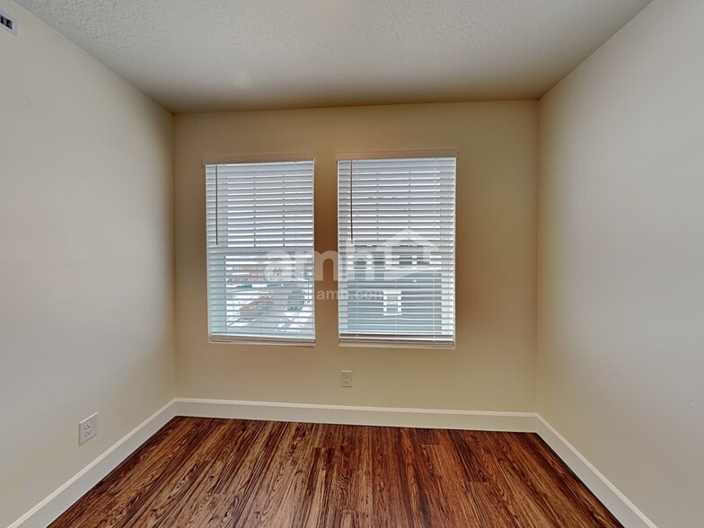 Building Photo - 6033 W Copperhawk Dr