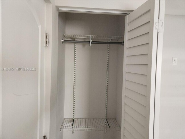 Building Photo - 342 E 46th St