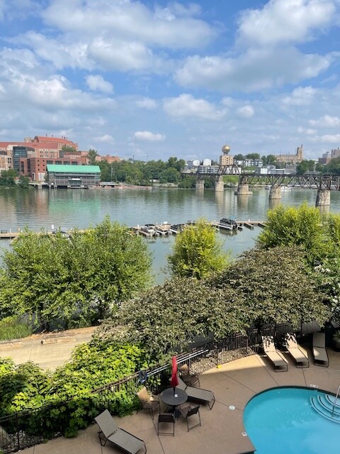 Building Photo - 445 W Blount Ave