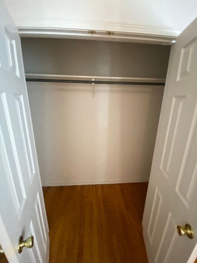 Building Photo - 208 Rosemont Dr