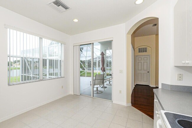Building Photo - 522 SW Indian Key Dr