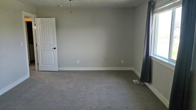 Building Photo - 4686 W Steeplechase Dr
