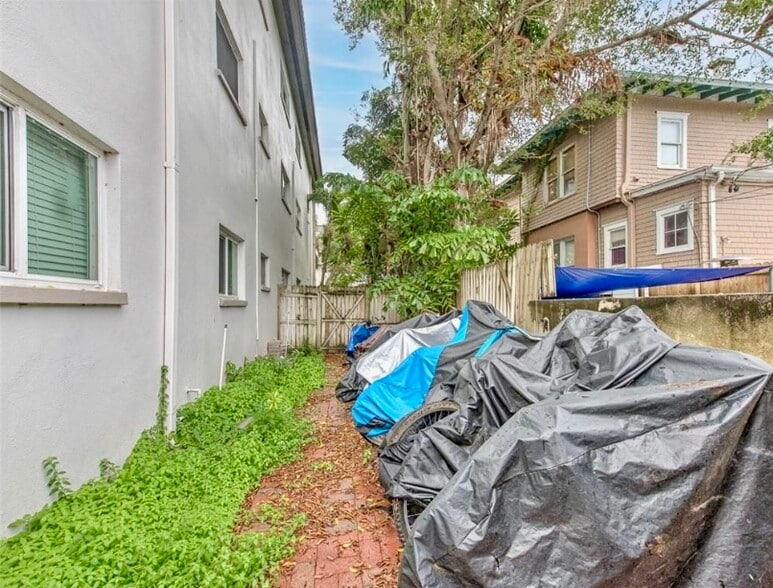 bike storage - 125 5th Ave NE