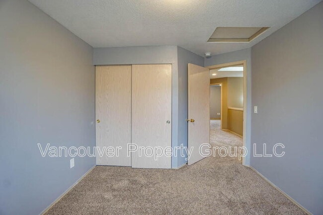 Building Photo - 5606 NE 48th Ave