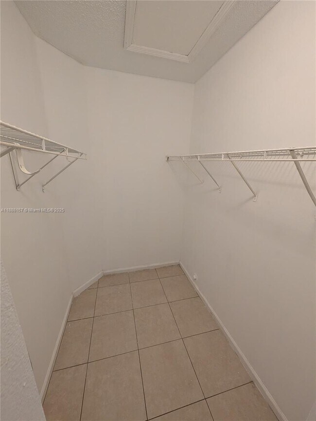 Building Photo - 720 NW 15th Terrace