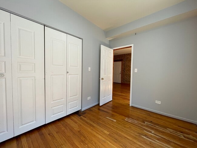 Building Photo - 1160 N Harding Ave