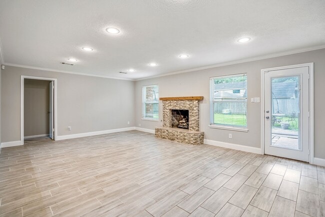 Building Photo - 7607 Wycomb Ln