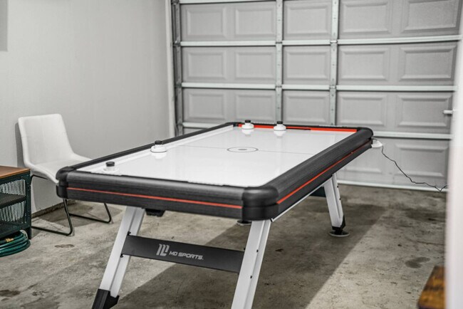 Building Photo - 2702 E 33rd St