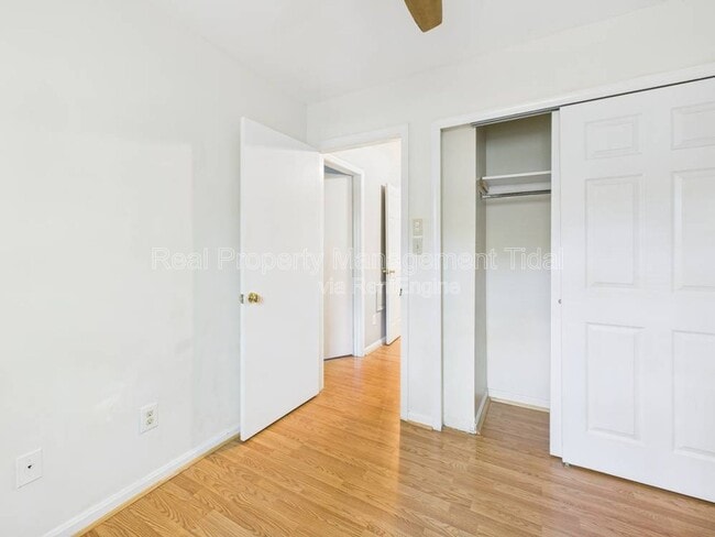 Building Photo - 1055 Old Denbigh Blvd