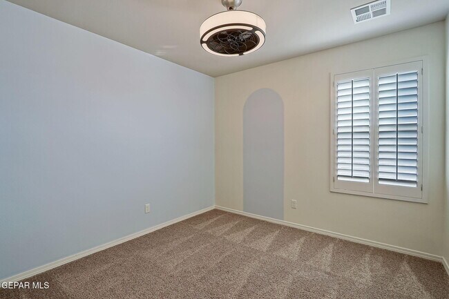 Building Photo - 3921 Desert Dunes Dr