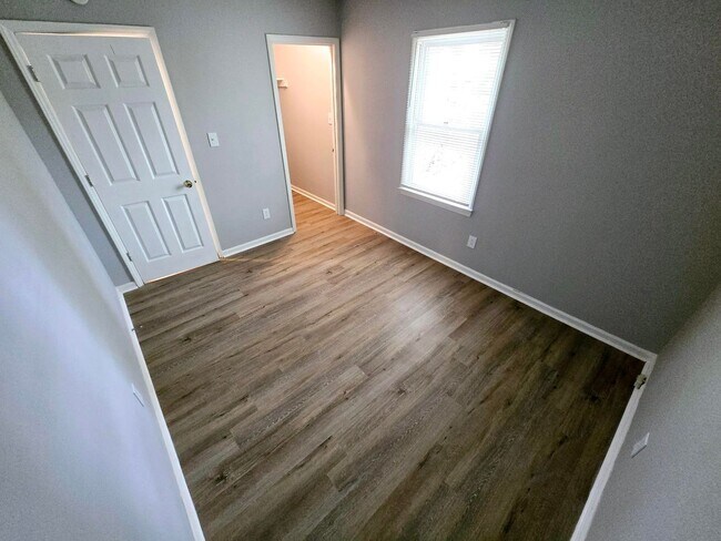 Building Photo - 2485 Michelle Dr