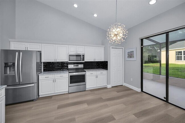 Building Photo - 6240 Fairskies Dr