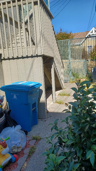 Building Photo - 914 Sacramento St