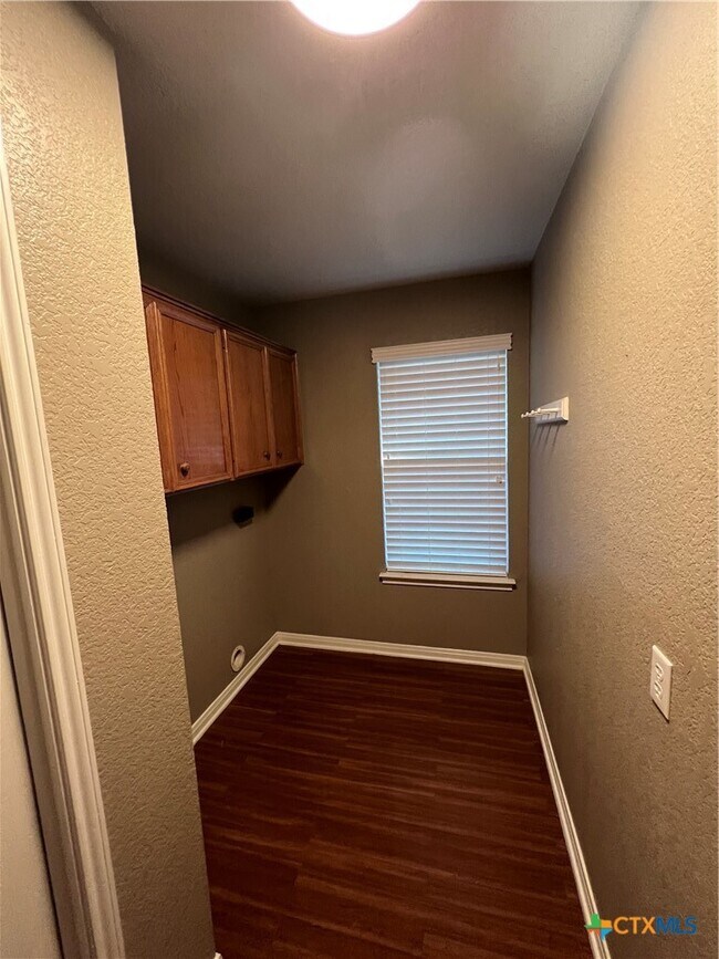 Building Photo - 1241 Rapids Rd