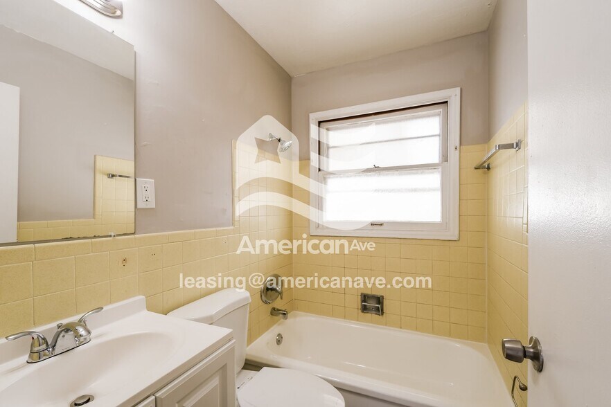 Building Photo - 263 Estridge Rd