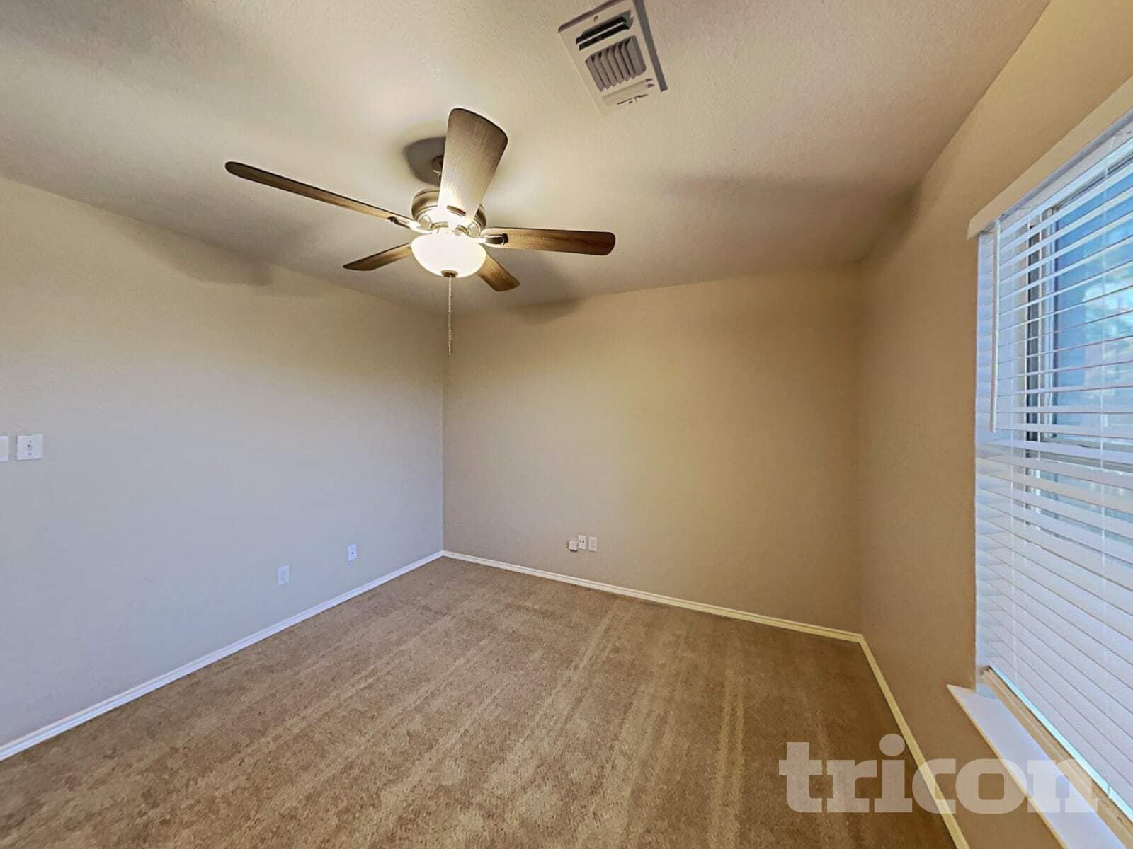 Building Photo - 3005 Scenic Glen Dr