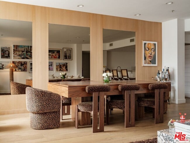 Building Photo - 10648 Woodbridge St