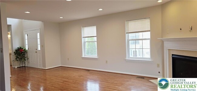 Building Photo - 3791 Knight Dr