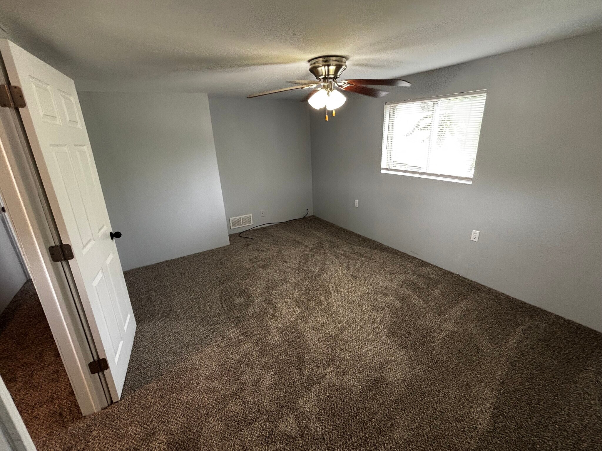 Building Photo - 1461 Collier Ave