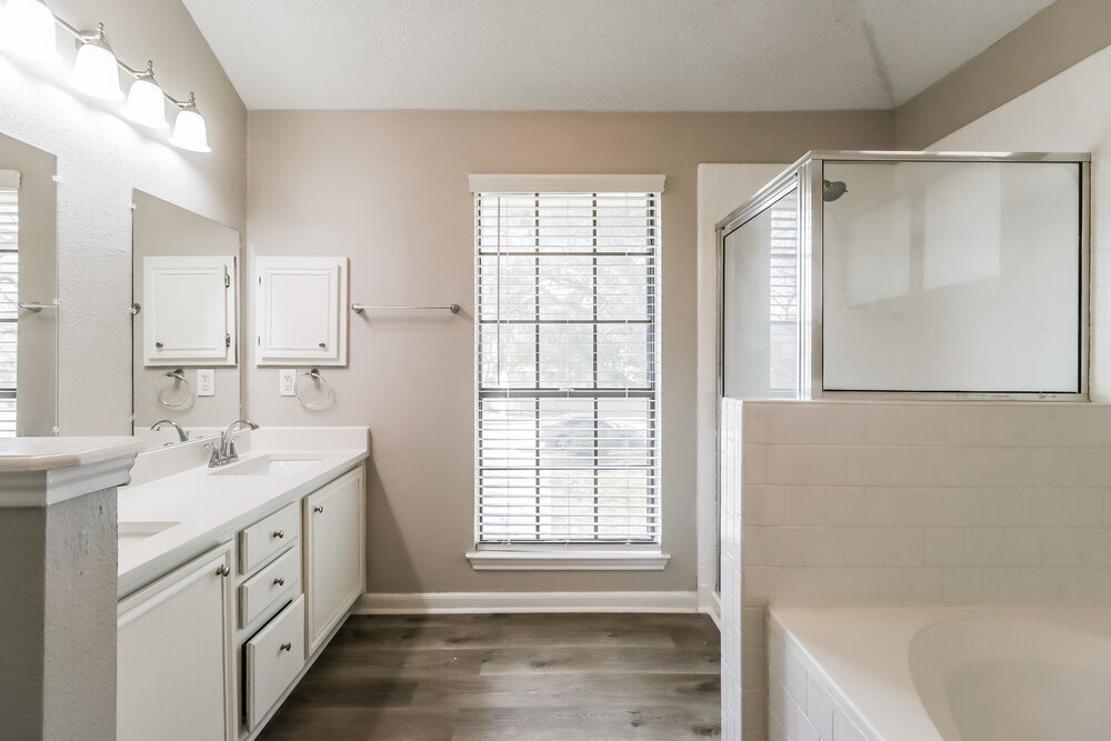 Building Photo - 4717 Fallenash Dr