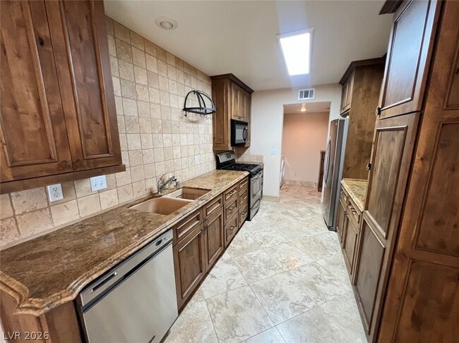 Building Photo - 415 Roman Tree Ct