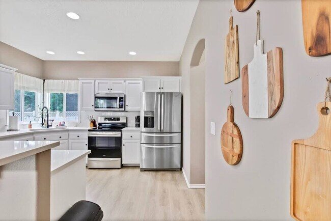 Building Photo - 2933 W Tubac Dr