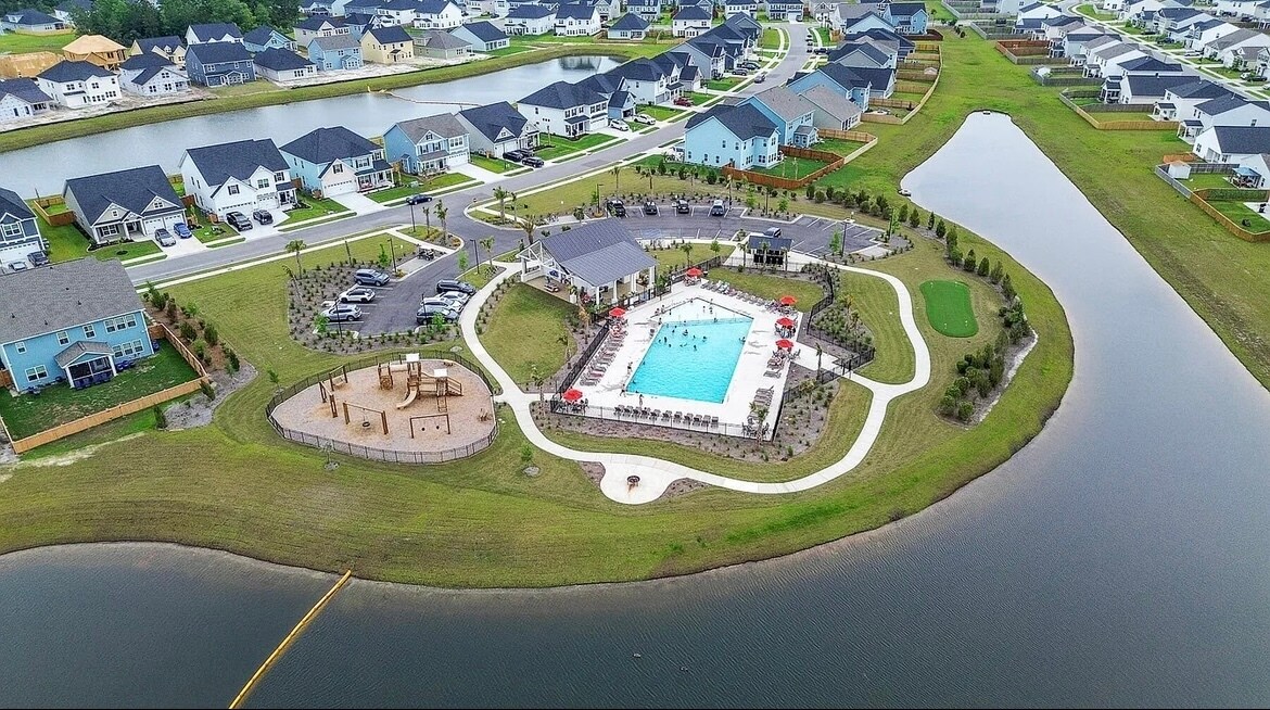 Building Photo - 256 Fiddleback Dr