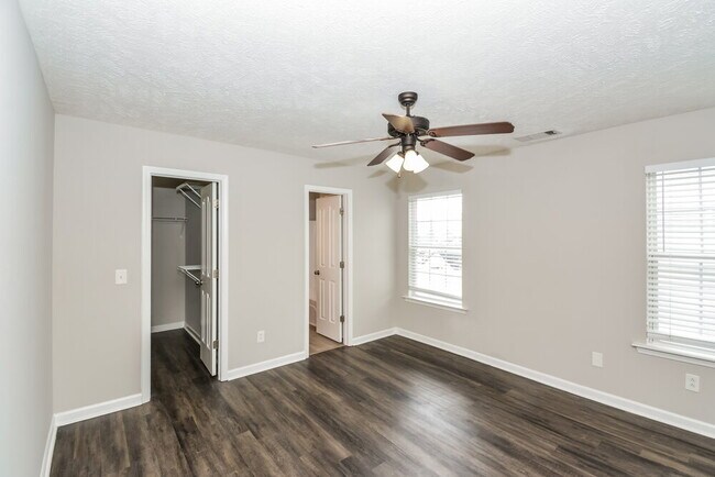 Building Photo - 1045 Tammy Sue Ln