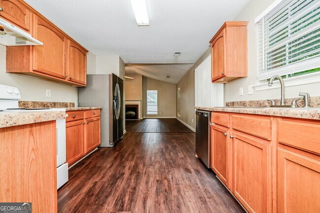 Building Photo - 5008 Kens Ct