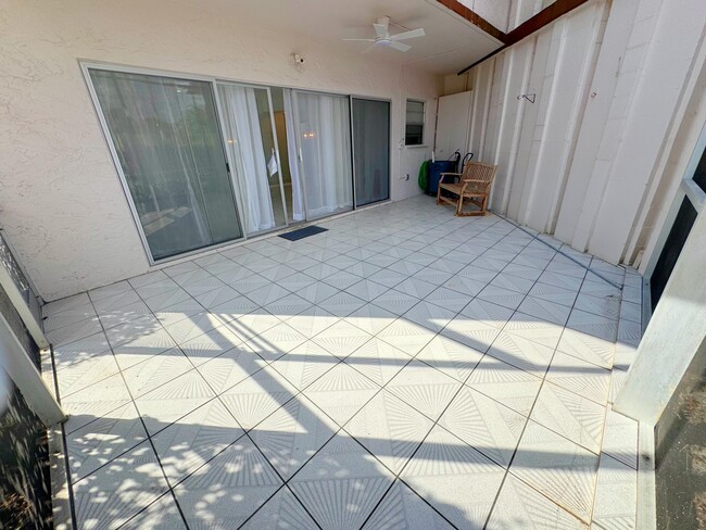Building Photo - 3 Greenway Village N
