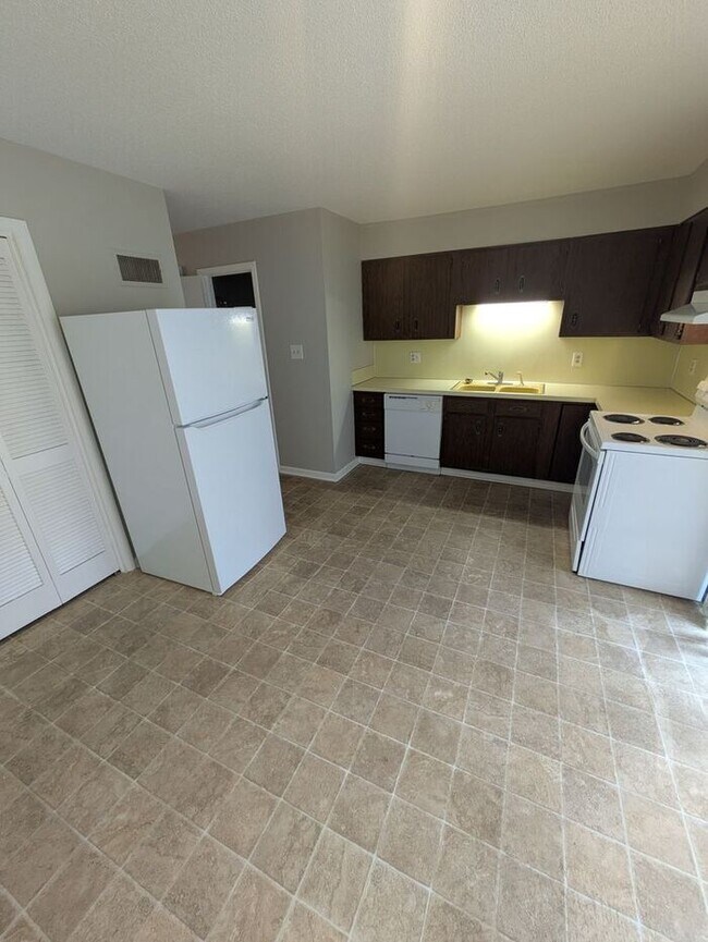 Building Photo - 2BD/1.5BA at Francescan Terrace in Hickory