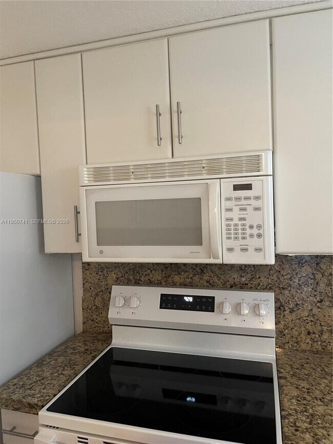 Building Photo - 8515 Sunrise Lakes Blvd