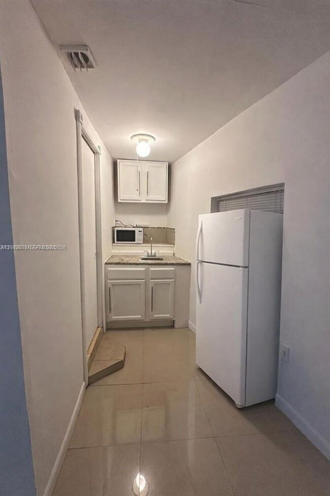 Building Photo - 1572 NE 149th St