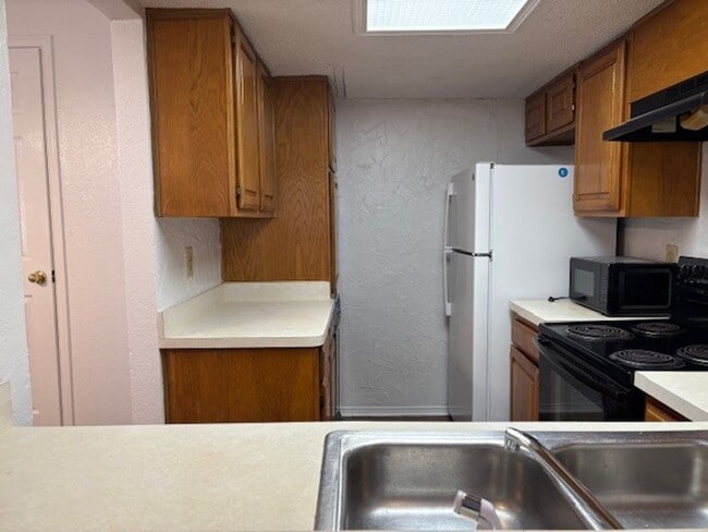 Building Photo - 2 Story Condo