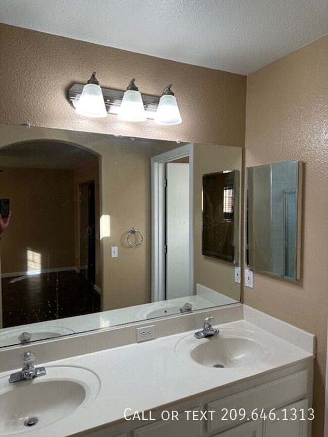 Building Photo - 3276 Amberfield Cir