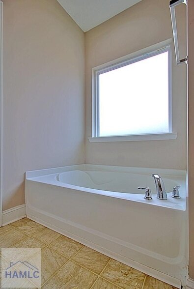 Building Photo - 147 Rimes Ave SE