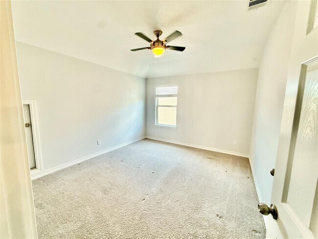 Building Photo - 17113 Antioch Ave