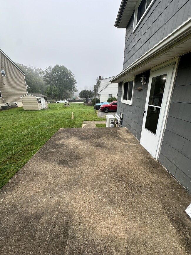 Building Photo - 2 Deer Run Dr