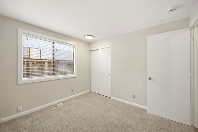 Building Photo - 17563 SW Granada Dr