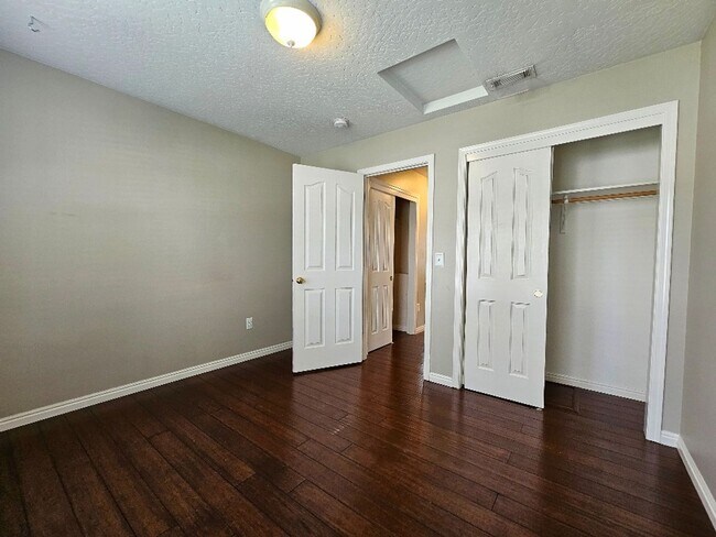 Building Photo - 13307 W Satinleaf Dr