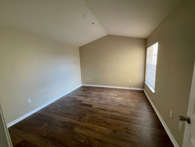 Building Photo - ANNUAL RENTAL - 2 BED / 1 BATH AT FAIRWAY PRESERVE