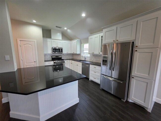Building Photo - 6146 Bradie Ct