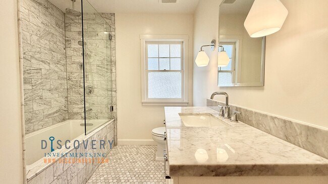 Building Photo - Panoramic Hill Estate with Sweeping Views